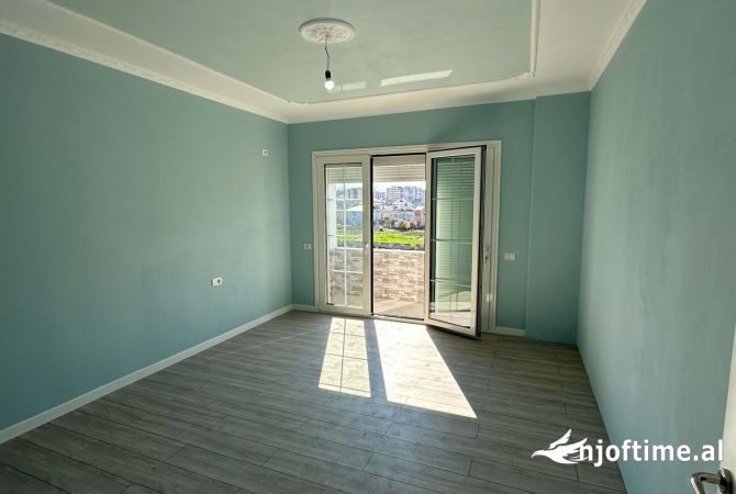 Shtepi ne shitje Apartament ne Tirane, 3+1, Mobilimi Bosh, pa mobiluar, Pagesa 132,000  Euro.