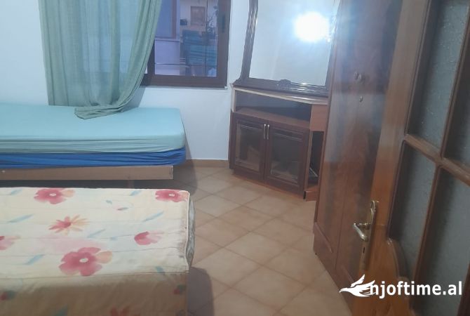 Shtepi me qera Apartament ne Tirane, 2+1, Mobilimi E mobiluar, Pagesa 35,000  Leke.