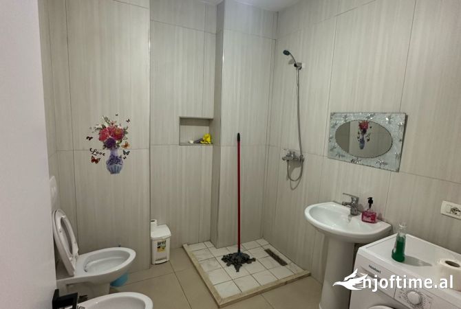 Shtepi me qera Apartament ne Tirane, 1+1, Mobilimi E mobiluar, Pagesa 35,000  Leke.