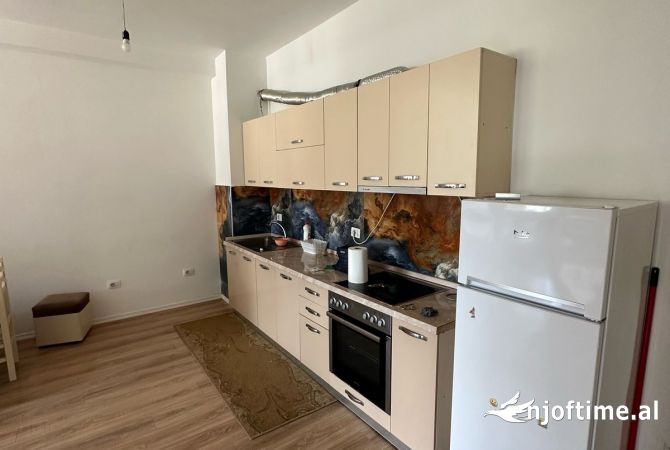 Shtepi me qera 1+1 ne Tirane - 35,000 Leke