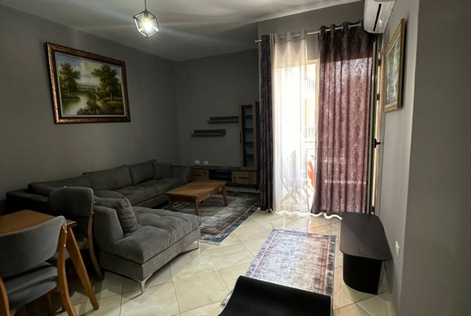 Shtepi ne shitje Apartament ne Tirane, 2+1, Mobilimi Pjeserisht e mobiluar, Pagesa 125,000  Euro.