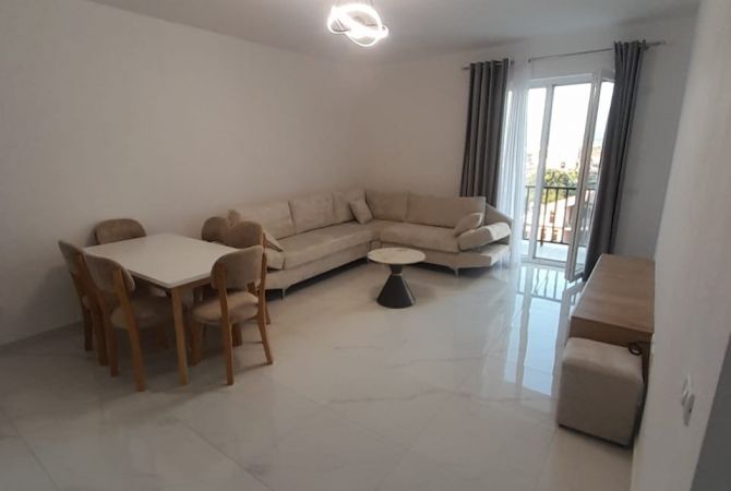 Shtepi me qera 2+1 ne Tirane - 450 Euro