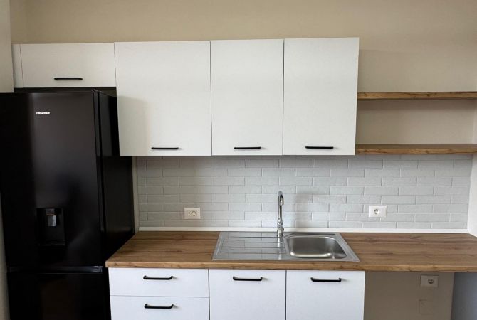 Shtepi me qera Apartament ne Tirane, 2+1, Mobilimi E mobiluar, Pagesa 650  Euro.