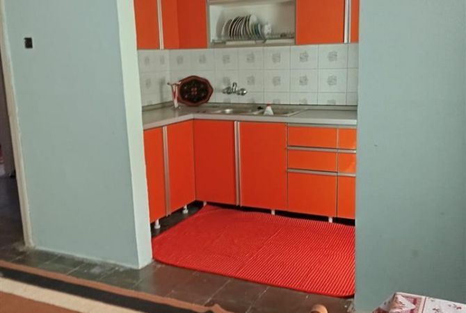 Shtepi me qera Apartament ne Tirane, 2+1, Mobilimi E mobiluar, Pagesa 450  Euro.