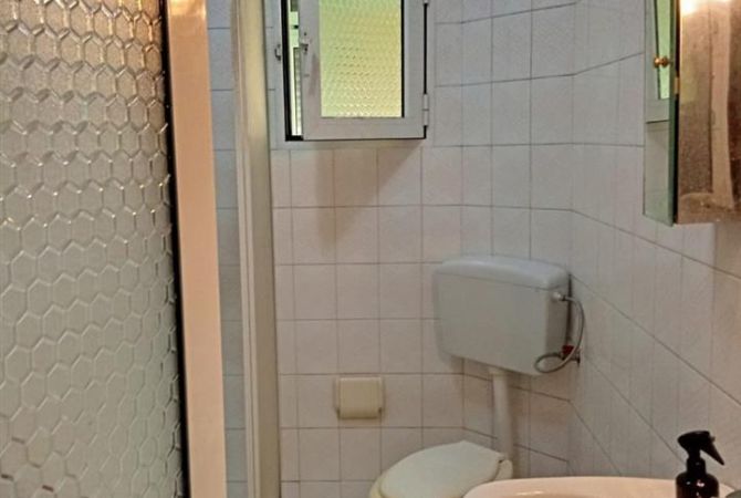 Shtepi me qera 2+1 ne Tirane - 450 Euro