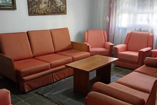 Shtepi me qera 2+1 ne Tirane - 450 Euro