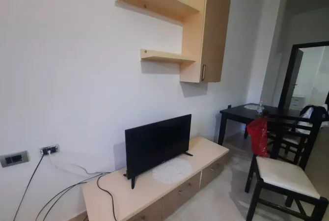 Shtepi me qera Shtepi Private ne Tirane, 1+1, Mobilimi E mobiluar, Pagesa 30,000  Leke.