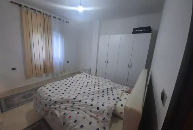 Shtepi me qera Shtepi Private ne Tirane, 1+1, Mobilimi E mobiluar, Pagesa 30,000  Leke.