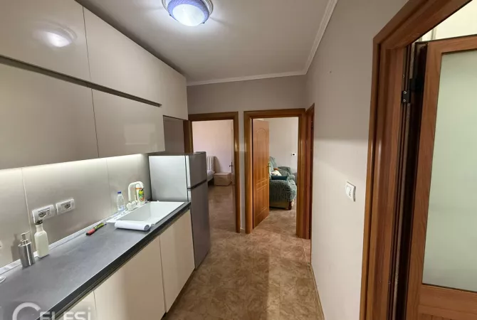 Shtepi me qera Apartament ne Tirane, 2+1, Mobilimi E mobiluar, Pagesa 40,000  Leke.