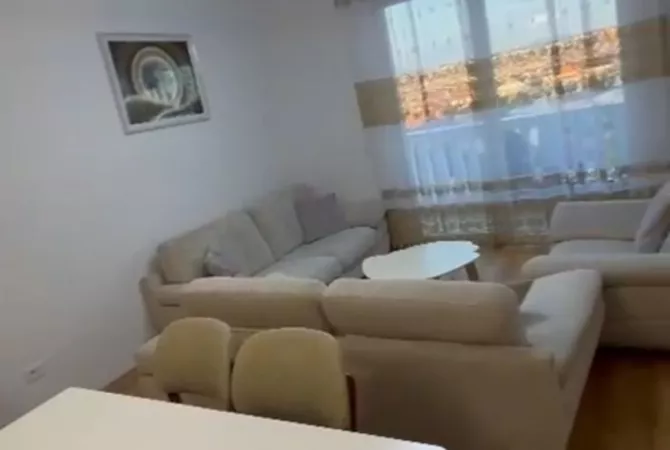 Shtepi me qera 1+1 ne Tirane - 38,000 Leke