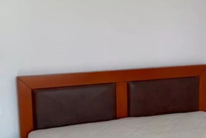 Shtepi me qera Shtepi Private ne Tirane, 3+1, Mobilimi E mobiluar, Pagesa 370  Euro.