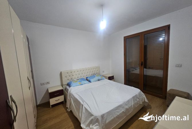 Shtepi me qera Apartament ne Tirane, 1+1, Mobilimi E mobiluar, Pagesa 400  Euro.