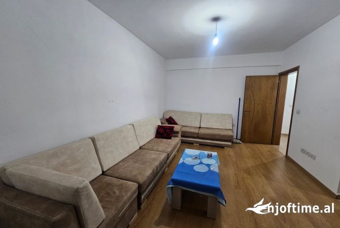 Shtepi me qera 1+1 ne Tirane - 400 Euro