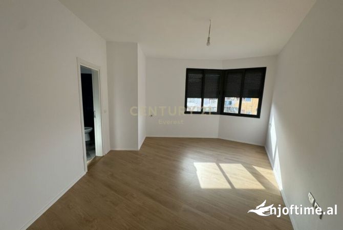 Shtepi me qera 2+1 ne Tirane - 400 Euro