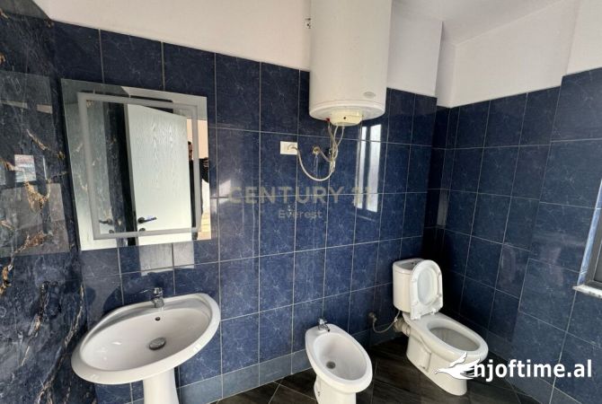 Shtepi me qera Apartament ne Tirane, 2+1, Mobilimi Bosh, pa mobiluar, Pagesa 400  Euro.