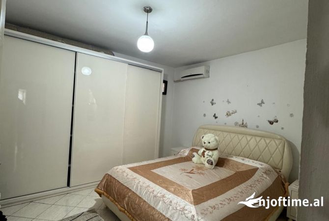 Shtepi me qera Shtepi Private ne Tirane, 1+1, Mobilimi E mobiluar, Pagesa 500  Euro.