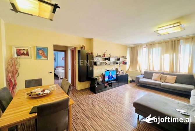 Shtepi me qera 2+1 ne Tirane - 650 Euro