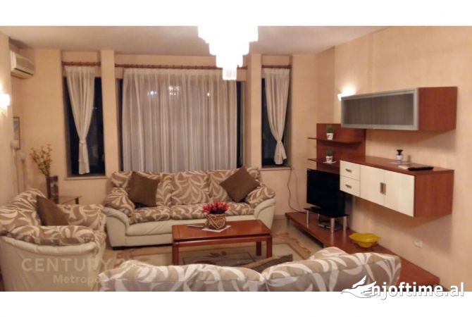 Shtepi me qera 2+1 ne Tirane - 1,000 Euro