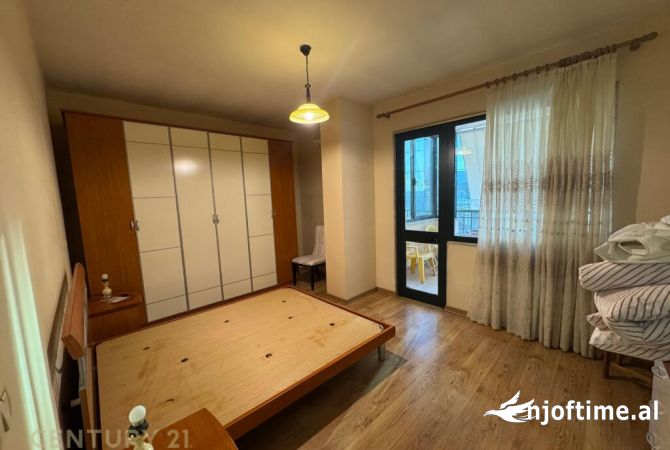 Shtepi me qera 2+1 ne Tirane - 1,000 Euro