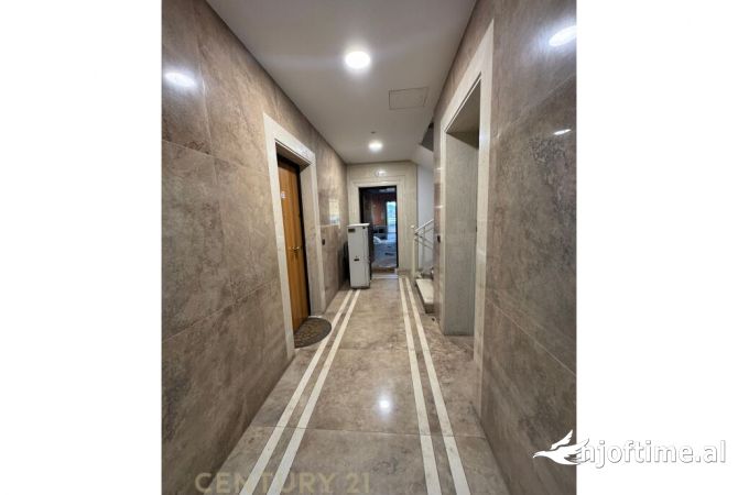 Shtepi me qera 2+1 ne Tirane - 1,000 Euro
