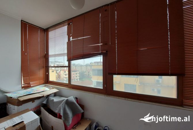 Shtepi me qera Apartament ne Tirane, 2+1, Mobilimi E mobiluar, Pagesa 590  Euro.