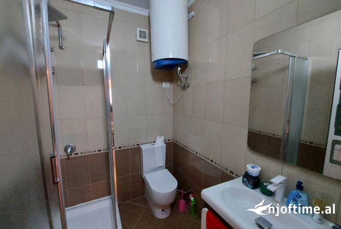Shtepi me qera Apartament ne Tirane, 2+1, Mobilimi E mobiluar, Pagesa 590  Euro.
