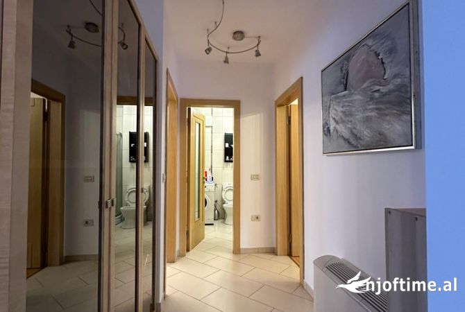 Shtepi me qera Apartament ne Tirane, 3+1, Mobilimi E mobiluar, Pagesa 800  Euro.