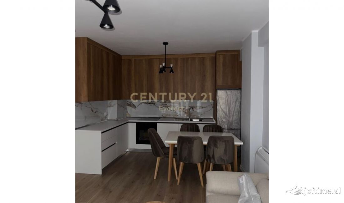 Shtepi me qera Apartament ne Tirane, 2+1, Mobilimi E mobiluar, Pagesa 650  Euro.