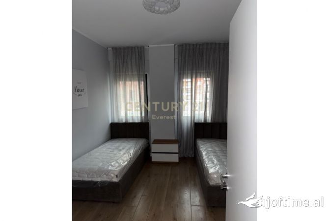 Shtepi me qera Apartament ne Tirane, 2+1, Mobilimi E mobiluar, Pagesa 650  Euro.