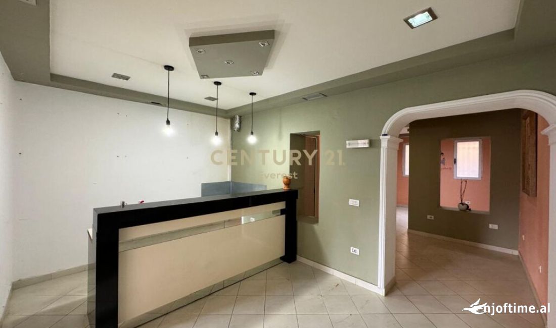 Shtepi ne shitje Apartament ne Tirane, 1+1, Mobilimi Bosh, pa mobiluar, Pagesa 80,000  Euro.