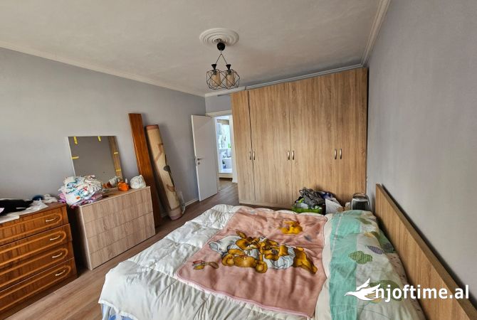 Shtepi ne shitje Apartament ne Tirane, 2+1, Mobilimi E mobiluar, Pagesa 145,000  Euro.