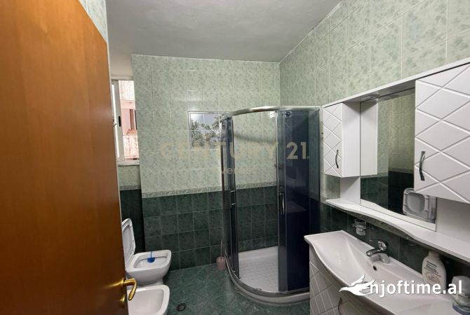 Shtepi me qera Apartament ne Tirane, 2+1, Mobilimi E mobiluar, Pagesa 700  Euro.