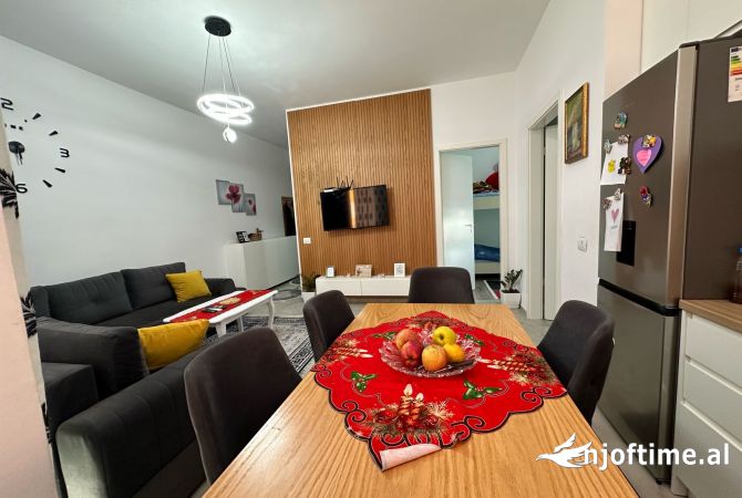 Shtepi ne shitje Apartament ne Tirane, 2+1, Mobilimi E mobiluar, Pagesa 143,000  Euro.