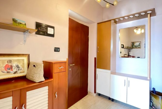 Shtepi me qera Apartament ne Tirane, 1+1, Mobilimi E mobiluar, Pagesa 450  Euro.