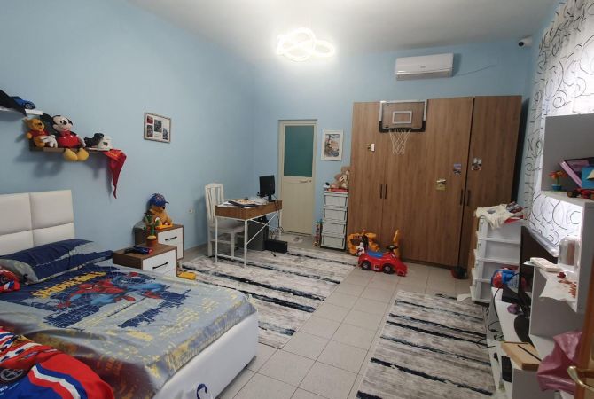 Shtepi me qera 2+1 ne Tirane - 800 Euro