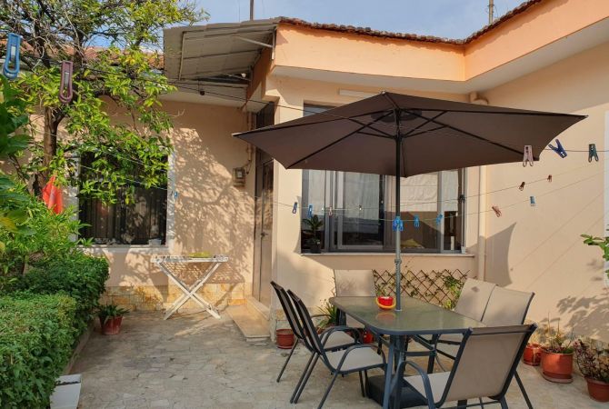 Shtepi me qera Shtepi Private ne Tirane, 2+1, Mobilimi E mobiluar, Pagesa 800  Euro.