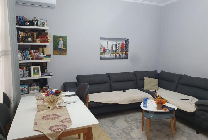 Shtepi me qera Shtepi Private ne Tirane, 2+1, Mobilimi E mobiluar, Pagesa 800  Euro.