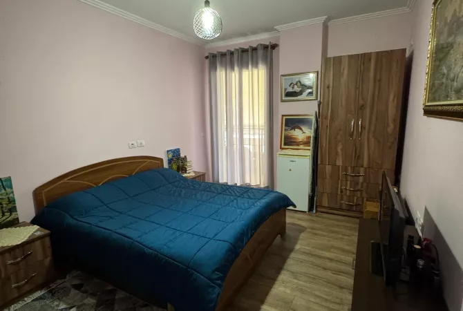 Shtepi ne shitje Apartament ne Tirane, 2+1, Mobilimi E mobiluar, Pagesa 150,000  Euro.