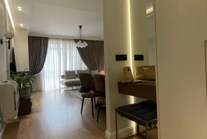 Shtepi me qera 2+1 ne Tirane - 1,200 Euro