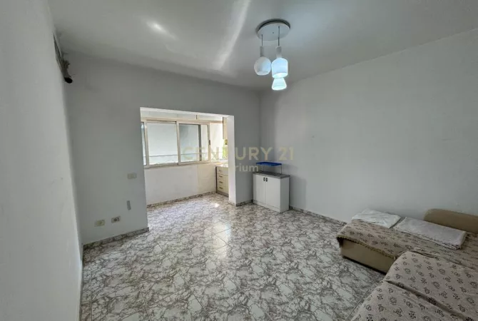 Shtepi ne shitje Apartament ne Tirane, 1+1, Mobilimi Bosh, pa mobiluar, Pagesa 115,000  Euro.