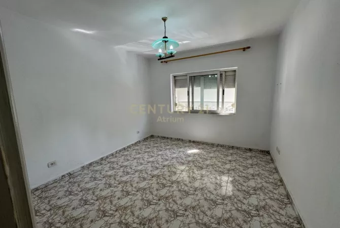 Shtepi ne shitje 1+1 ne Tirane - 115,000 Euro