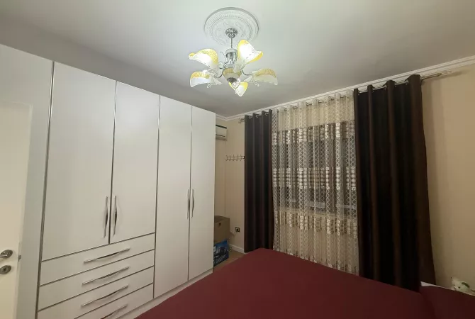 Shtepi ne shitje Apartament ne Tirane, 1+1, Mobilimi E mobiluar, Pagesa 110,000  Euro.