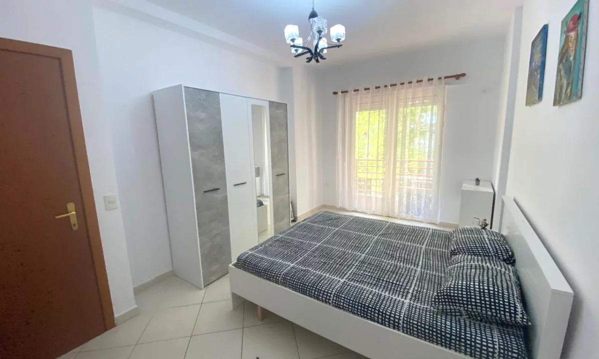 Shtepi me qera Apartament ne Tirane, 1+1, Mobilimi E mobiluar, Pagesa 500  Euro.
