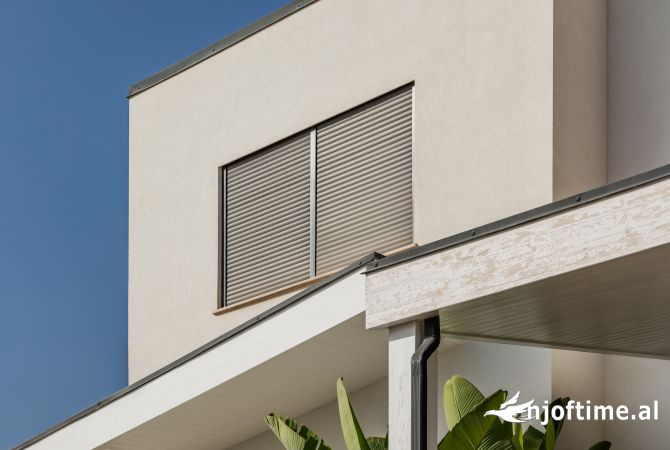 Shtepi ne shitje Vila Luksoze ne Himare, 2+1, Mobilimi E mobiluar, Pagesa 890,000  Euro.