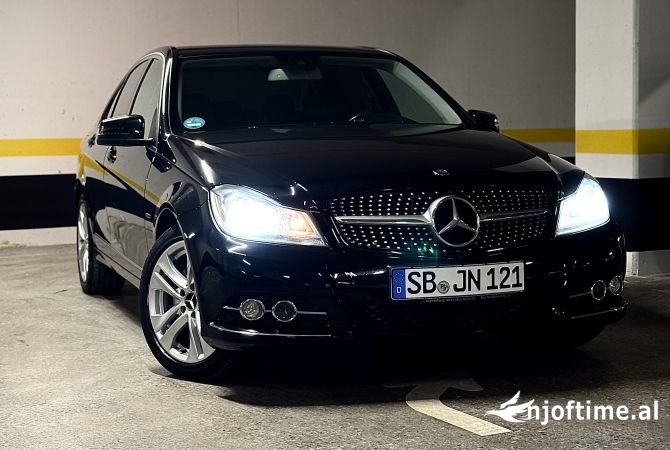 Makina ne shitje ne Tirane - 8,200 Euro