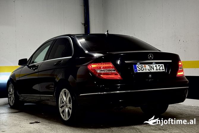 Makina ne shitje  ne Tirane - 8,200 Euro