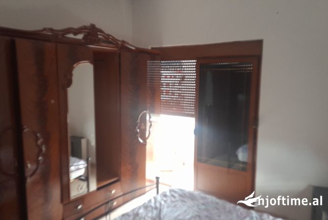 Shtepi me qera 1+1 ne Tirane - 250 Euro