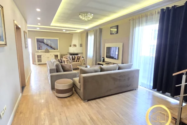 Shtepi me qera 4+1 ne Tirane - 1,000 Euro