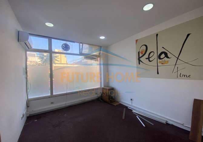 Qera , Ambient Biznesi, Bulevardi Zhan D'Ark, Tirane.