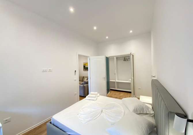 Shtepi me qera Apartament ne Tirane, 2+1, Mobilimi E mobiluar, Pagesa 700  Euro.